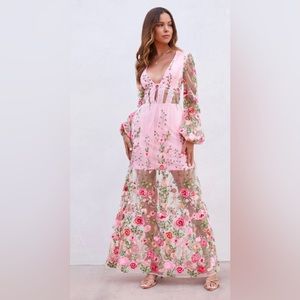 NWT FOREVER LOVE STORY SHEER FLORAL EMBROIDERED MAXI DRESS
